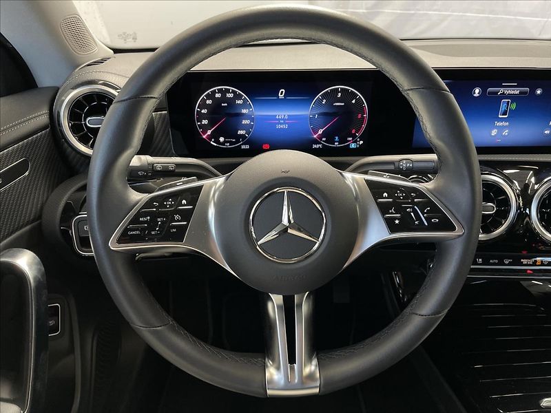 Mercedes-Benz CLA 180d Shooting Brake Progressiv - fotka 10 z 21