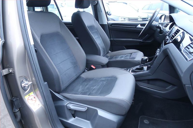 Volkswagen Golf Sportsvan (2017) Highline 1.6 TDI, Automat - fotka 9 z 23