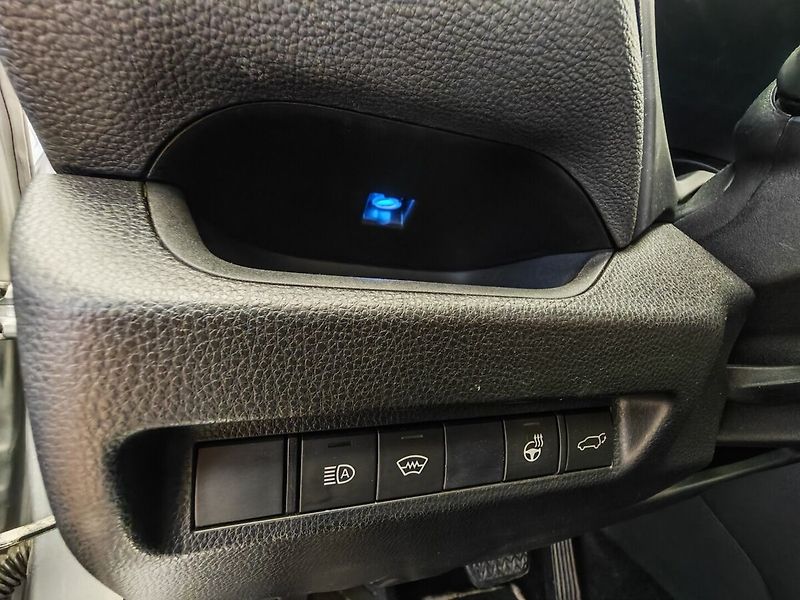 Toyota RAV4 2.5 Hybrid Selection 4WD - fotka 25 z 38