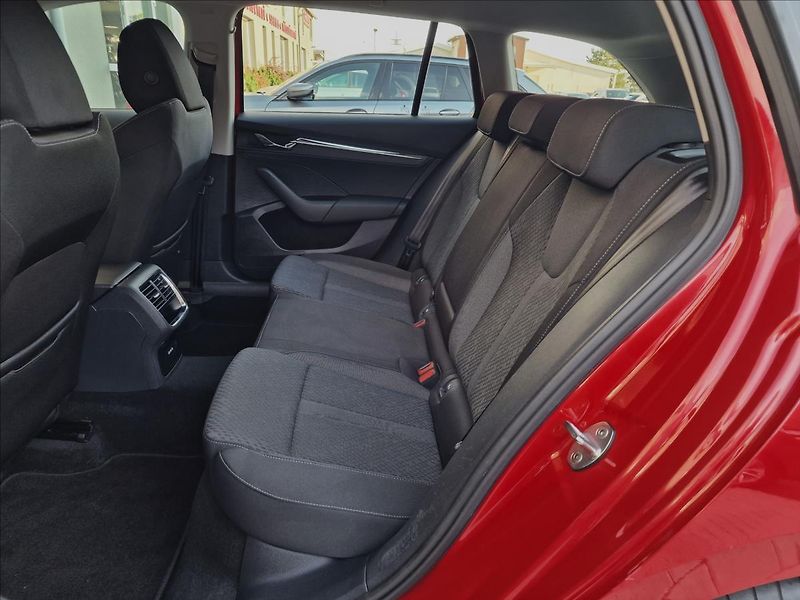 Škoda Octavia 2.0TDI Style Combi,ČR,1.Maj. - fotka 17 z 49