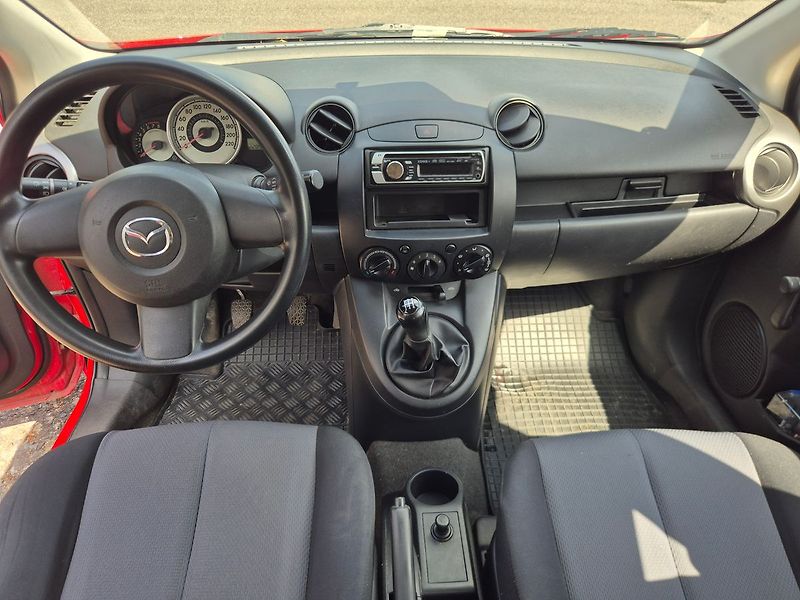 Mazda 2 1.3i 55kW, koroze prahů - fotka 11 z 21