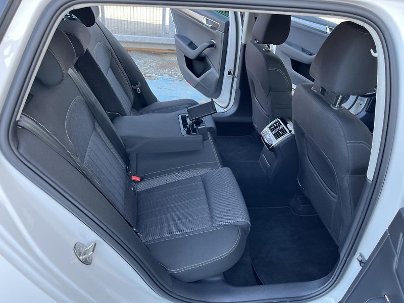 Škoda Superb (2021) 1.5TSI 110KW STYLE MAN6 MATRIX - fotka 20 z 49
