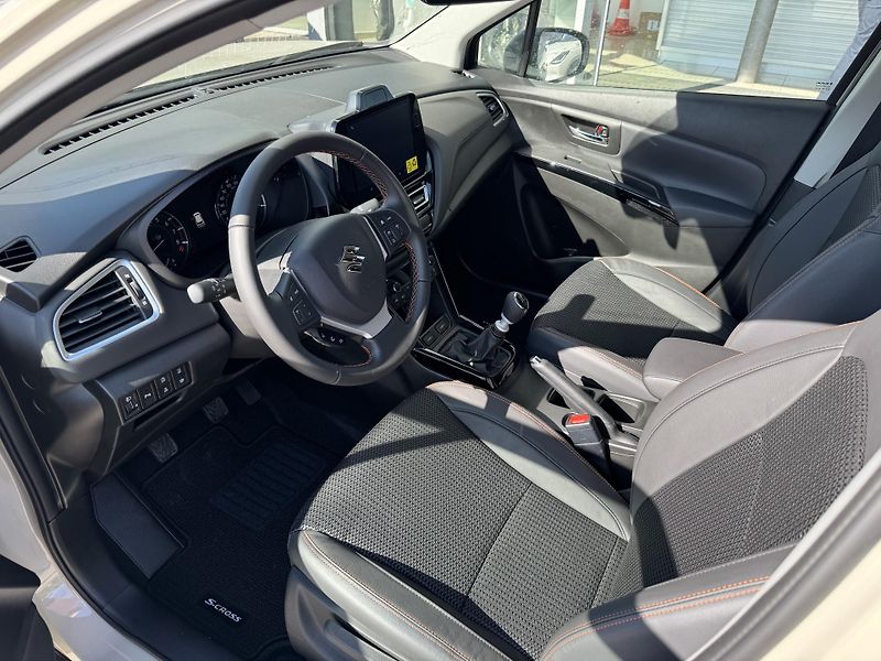 Suzuki S-Cross (2026) 1,4 Elegance Black Edition - fotka 4 z 6