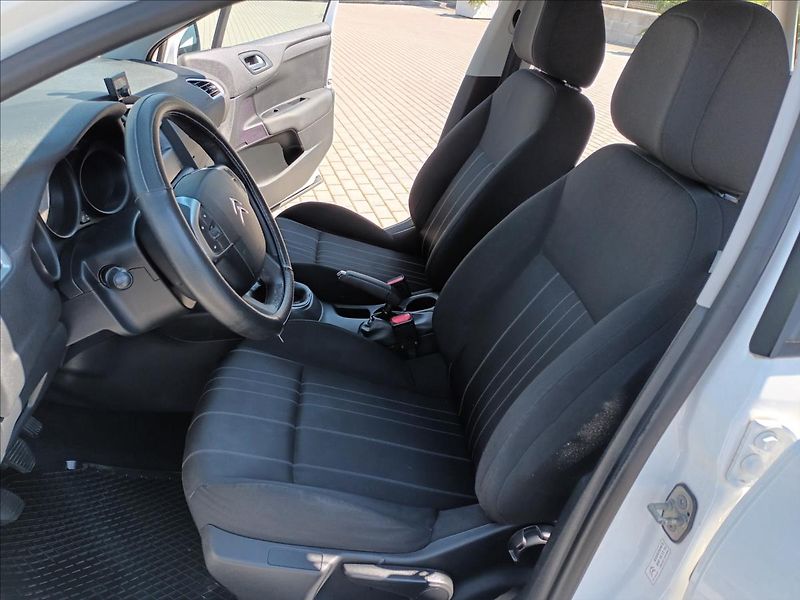 Citroën C4 1,6 HDI,68KW,ČR,KLIM,TEMPOMAT, - fotka 14 z 33