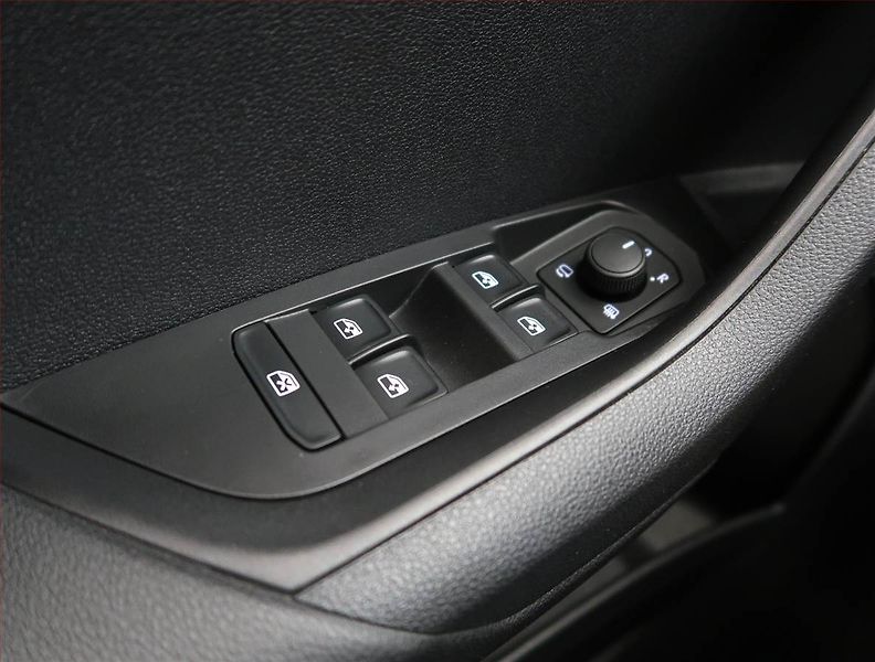 Škoda Karoq (2024) 2.0 TDI, digi klima - fotka 20 z 24