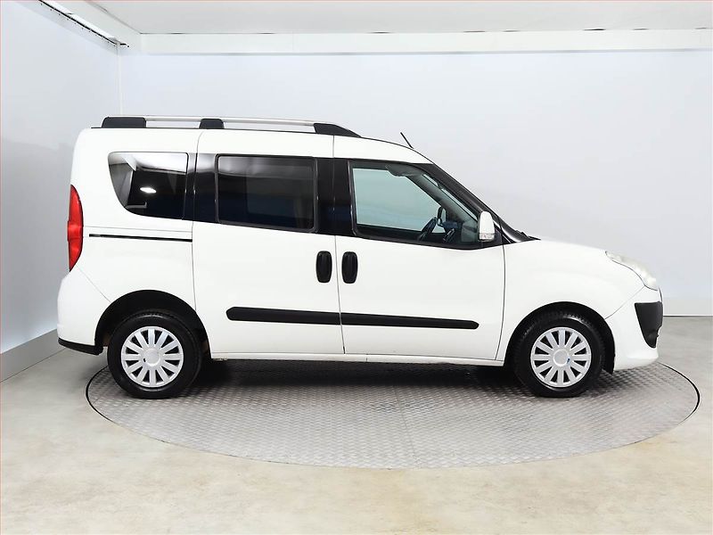 Fiat Dobló (2011) 1.6 MultiJet, 5Míst - fotka 6 z 11