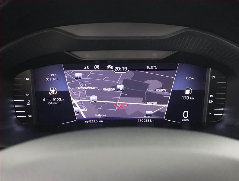 Škoda Karoq (2019) 2.0 TDI, Serv.kniha, Navi - fotka 11 z 21