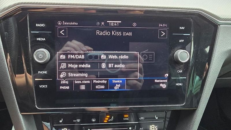Volkswagen Passat (2023) 2.0 TDI 110kW DSG R-line - fotka 23 z 37