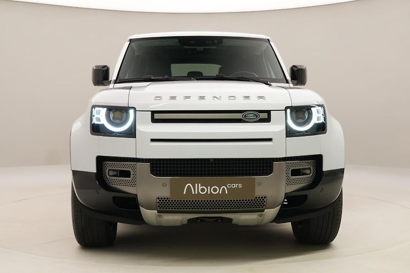 Land Rover Defender 110 P400 HSE AWD AUT REZERVACE - fotka 15 z 49