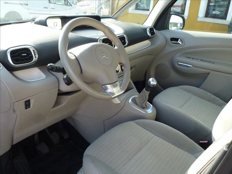 Citroën C3 Picasso 1,6 HDi Exclusive světlá kůže - fotka 15 z 47