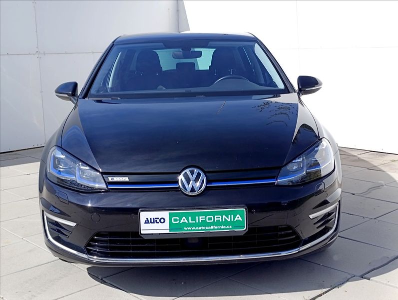 Volkswagen e-Golf 0,0 100kW,tep.čerpadlo,Navi,LE - fotka 3 z 35