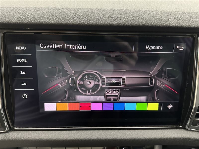 Škoda Kodiaq 2,0 DSG 4X4 CANTON ACC 360° - fotka 24 z 47
