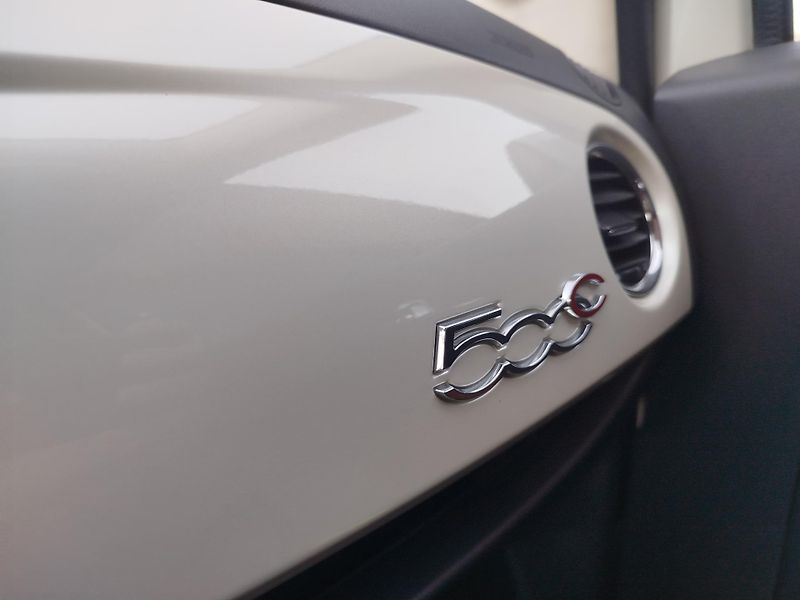 Fiat 500 (2011) Cabtio 0.9 - fotka 14 z 27