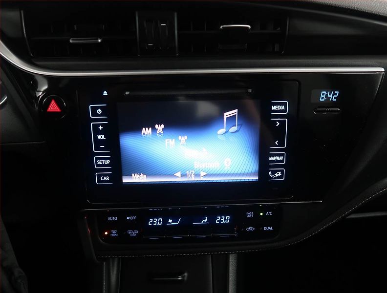 Toyota Corolla (2016) Lounge 1.6 Valvematic, ČR - fotka 12 z 15