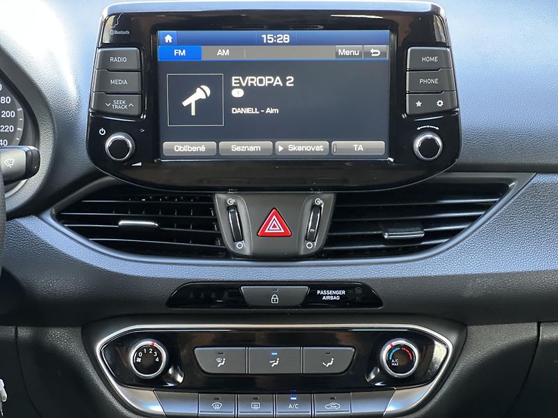 Hyundai i30 Fastback 1.0T-GDi KOUPENO V ČR - fotka 16 z 37