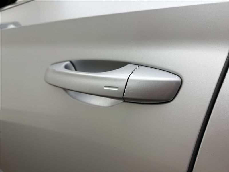 Škoda Superb 2,0 DSG L&K DPH NZ.TOP DCC TZ - fotka 31 z 49