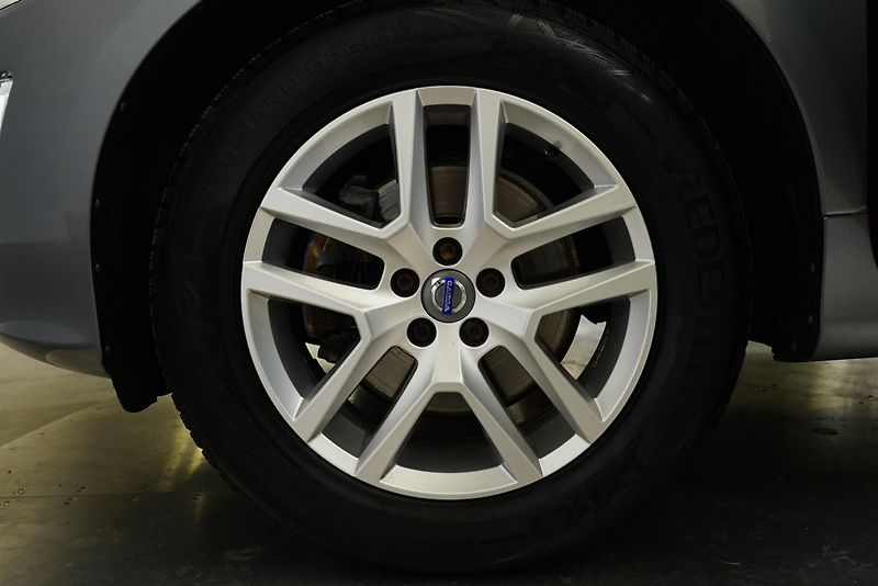 Volvo XC60 - fotka 10 z 29