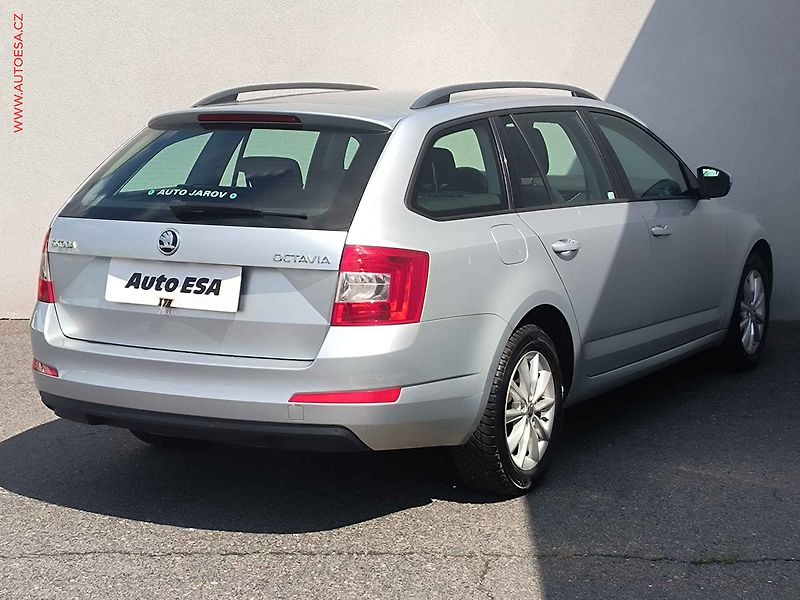 Škoda Octavia (2017) 1.6 TDi, ČR, DSG - fotka 4 z 17
