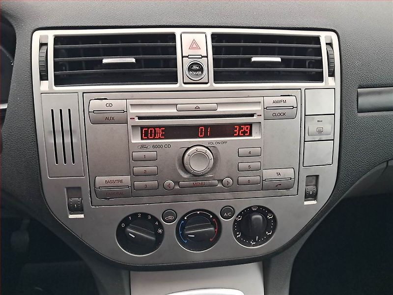 Ford Kuga (2010) 2.0 TDCi, nová STK, Tažné - fotka 12 z 18