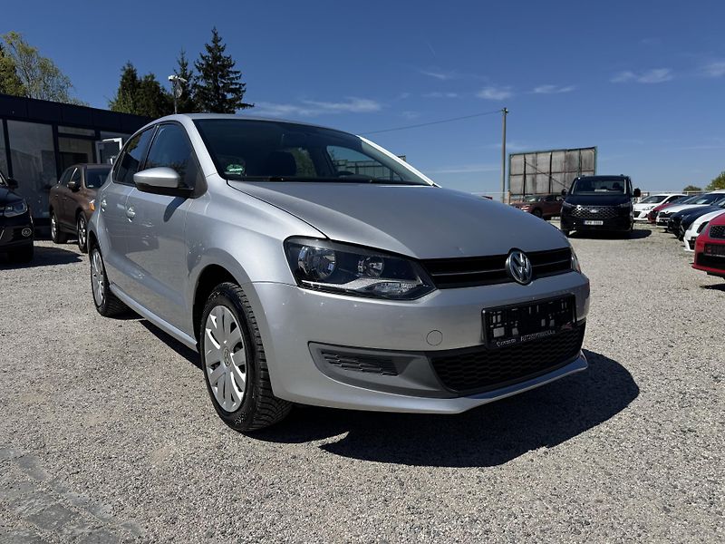 Volkswagen Polo (2010) 1.4 16v DSG 63kw  75000km 1.M. - fotka 9 z 26