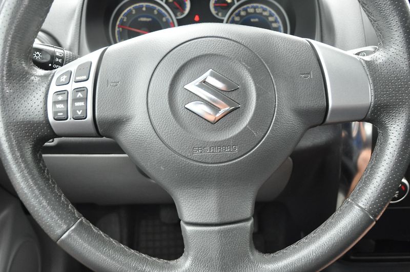 Suzuki SX4 1.6i 4WD - fotka 11 z 15