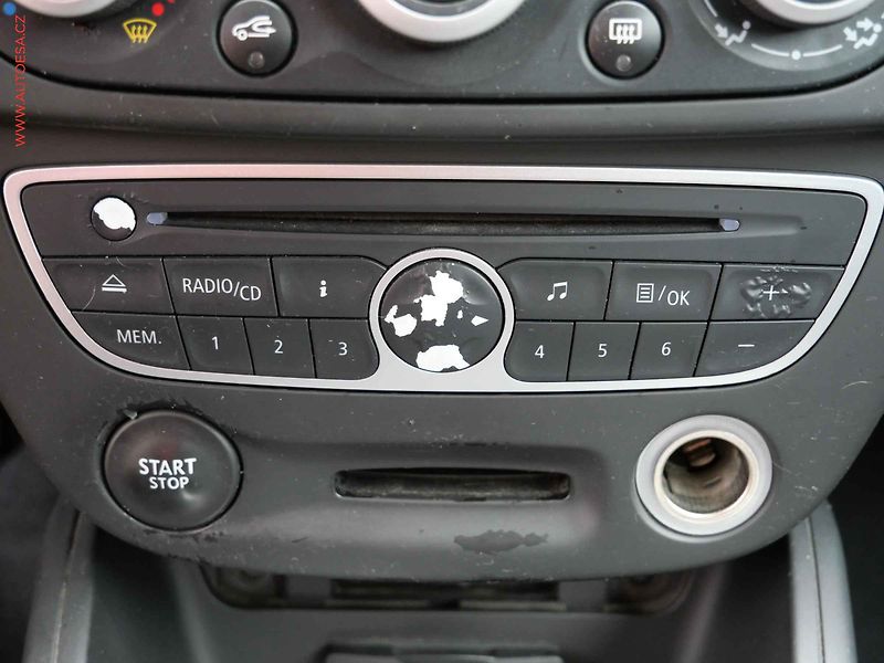 Renault Mégane (2009) 1.6SCe, ČR, AC - fotka 12 z 15
