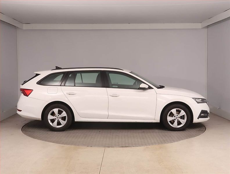 Škoda Octavia (2020) 2.0 TDI, ČR,1.maj, Tempomat - fotka 6 z 19