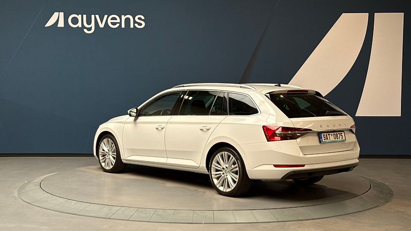 Škoda Superb 2.0 TDI 147kW Style Combi DSG - fotka 3 z 16