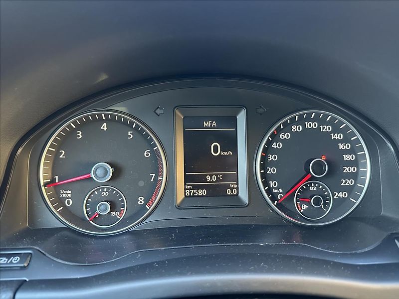 Volkswagen Golf Plus 1,2 TOP stav 1.majitel - fotka 14 z 22