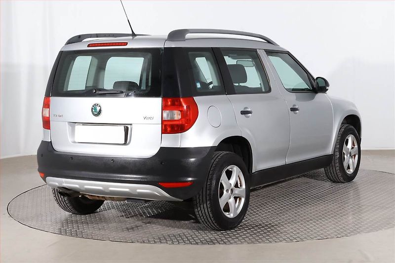 Škoda Yeti (2010) 2.0 TDI, 4X4, Park. senzory - fotka 5 z 18