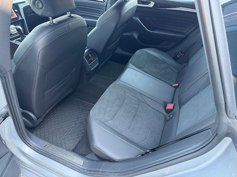 Volkswagen Arteon Shooting Brake R-line  2,0TDI 147kW Tažné Zár - fotka 14 z 17