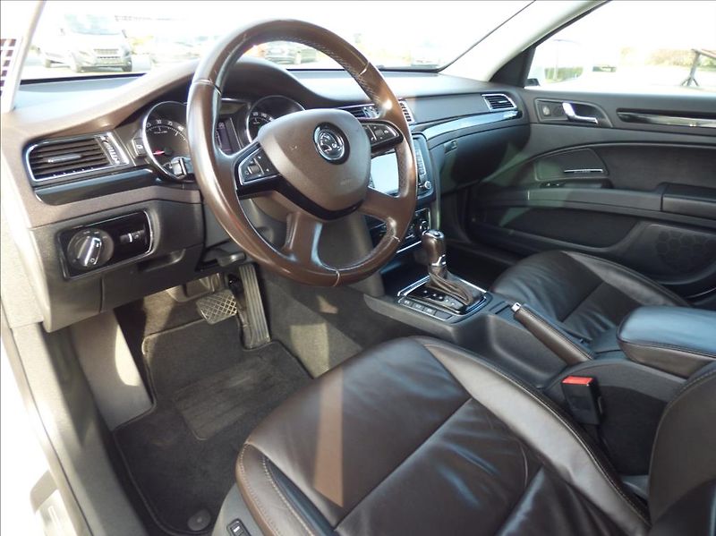 Škoda Superb 2,0 TDI 125kw 4x4  Laurin & Kl - fotka 12 z 54