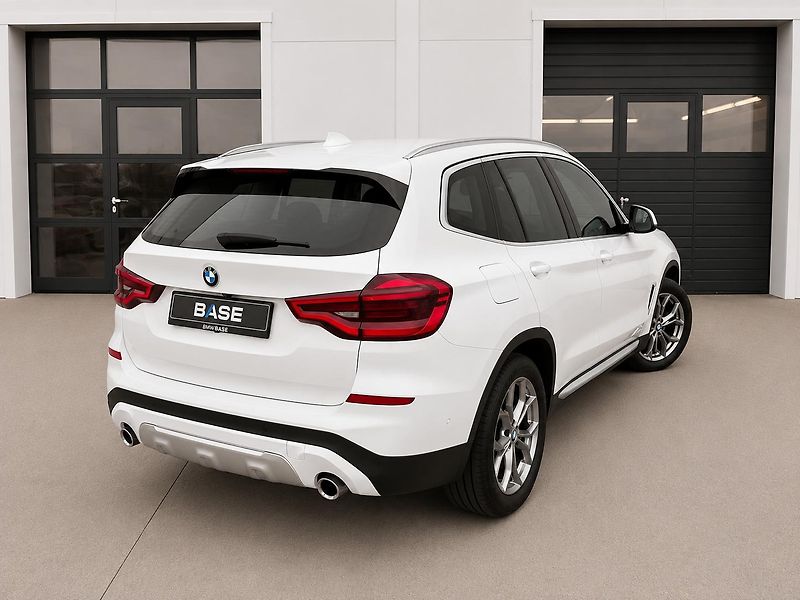 BMW X3 xDrive30d Model X-Line - fotka 4 z 27