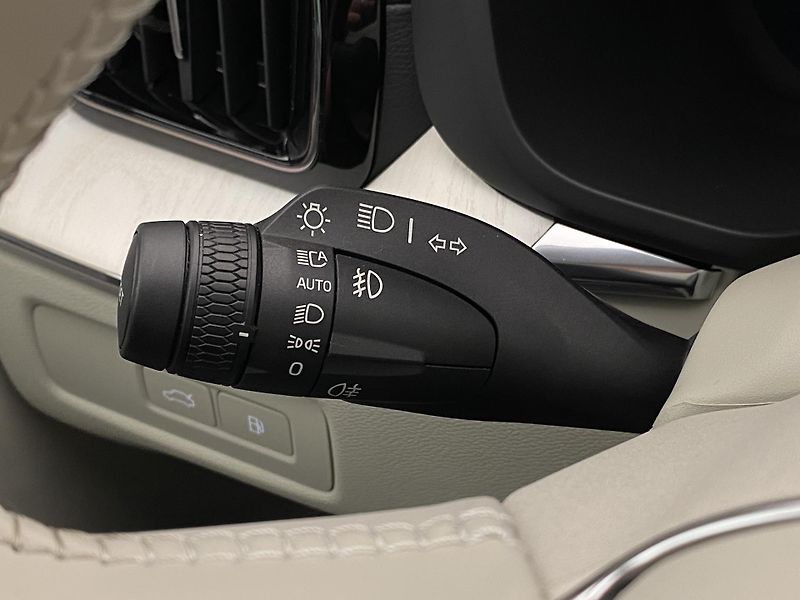 Volvo XC60 T8 AWD RECHARGE DARK ULTRA CZ - fotka 22 z 67