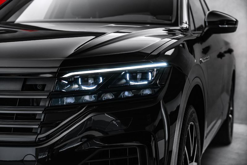 Volkswagen Touareg 210kW R-Line 4M IQ.Light - fotka 9 z 23