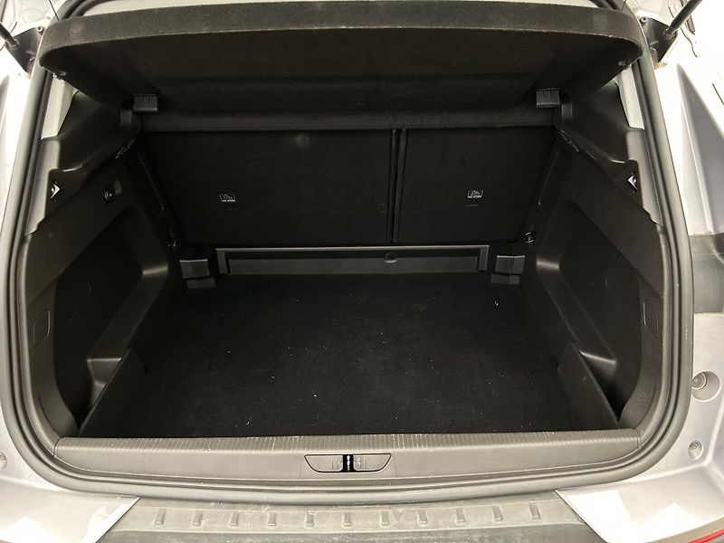 Opel Grandland 1.2 TURBO Edition - fotka 32 z 33