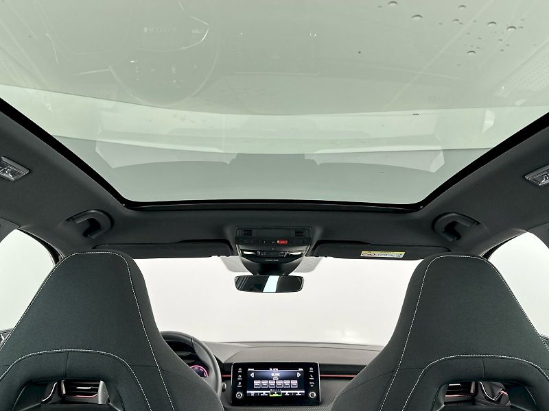 Škoda Kamiq (2025) DSG 1.0TSI 85kW Monte Carlo - fotka 29 z 33