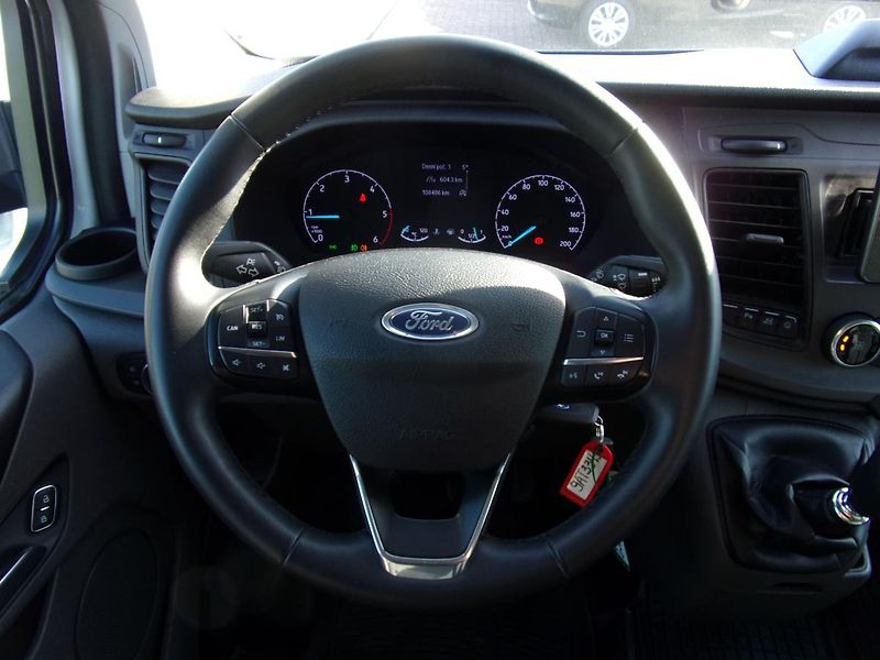 Ford Transit Custom 2.0 TDCi KLIMA ZÁRUKA 6 míst - fotka 20 z 35