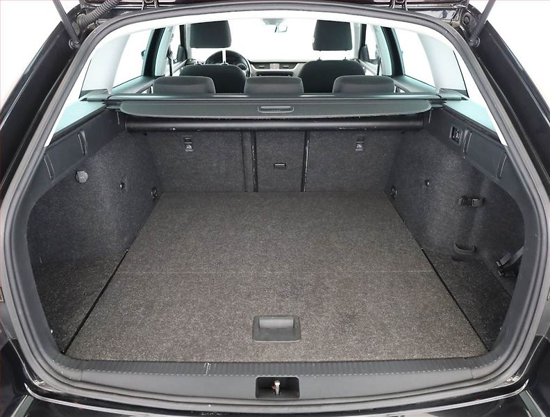 Škoda Octavia (2017) 1.4 TSI, Automat, Navi - fotka 19 z 20
