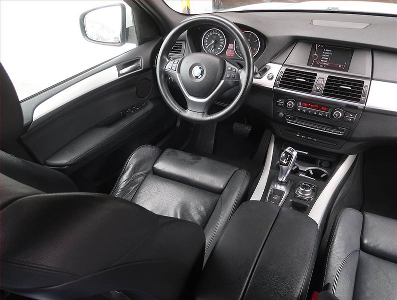 BMW X5 (2012) xDrive40d, 4X4, Automat - fotka 7 z 23