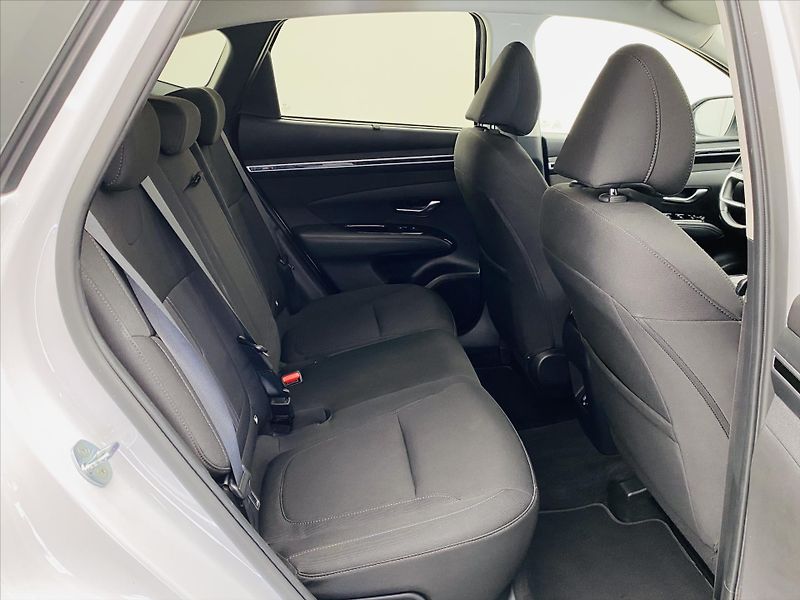Hyundai Tucson 1,6 T-GDi MHEV 132kW 4x4 - fotka 7 z 28