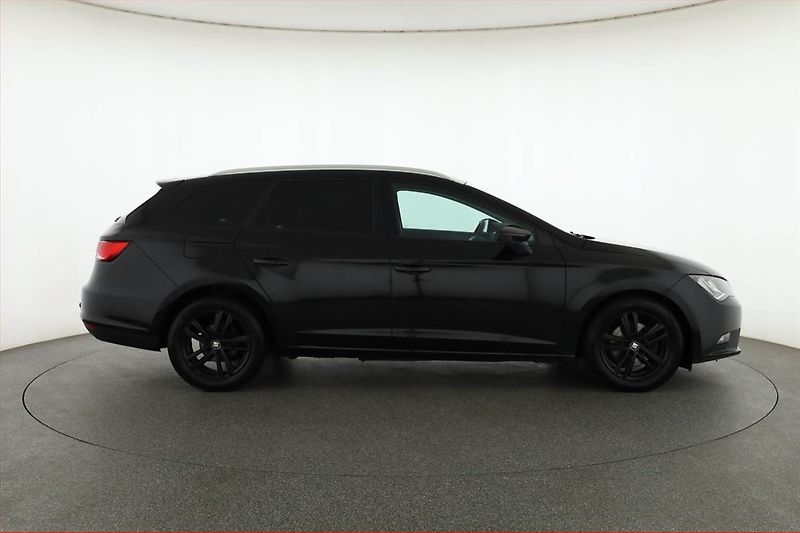 Seat Leon (2015) 1.6 TDI, Tempomat - fotka 6 z 16