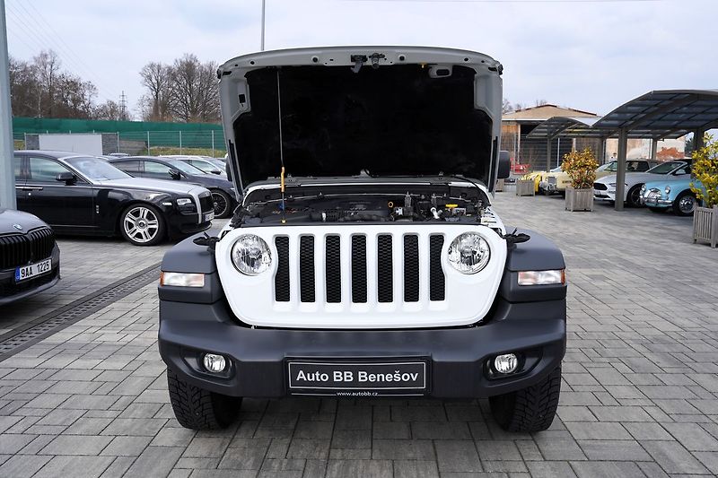 Jeep Wrangler 2.2 CRD/Sport/MultiJet/4x4/AT - fotka 9 z 44