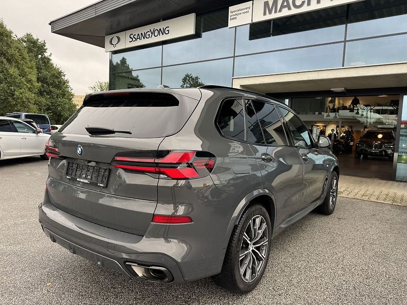 BMW X5 40d xDrive Masáže Ventilace Ne - fotka 7 z 18