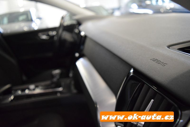 Volvo V60 2.0 D PRAV.SERVIS AUTOMAT 2020 - fotka 34 z 61