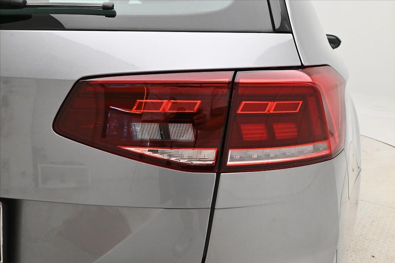 Volkswagen Passat 2,0 TDI 110 kW DSG Business Zá - fotka 30 z 31