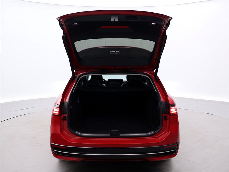 Volkswagen Passat 2,0 TDI 110kW DSG Elegance PAN - fotka 9 z 39