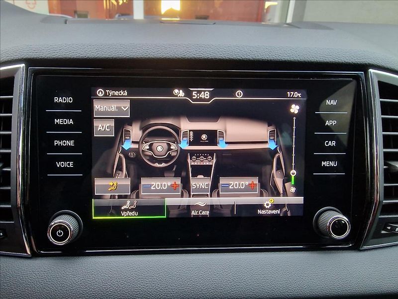 Škoda Karoq 2.0TDI Style,původ ČR,1.Maj. - fotka 33 z 50
