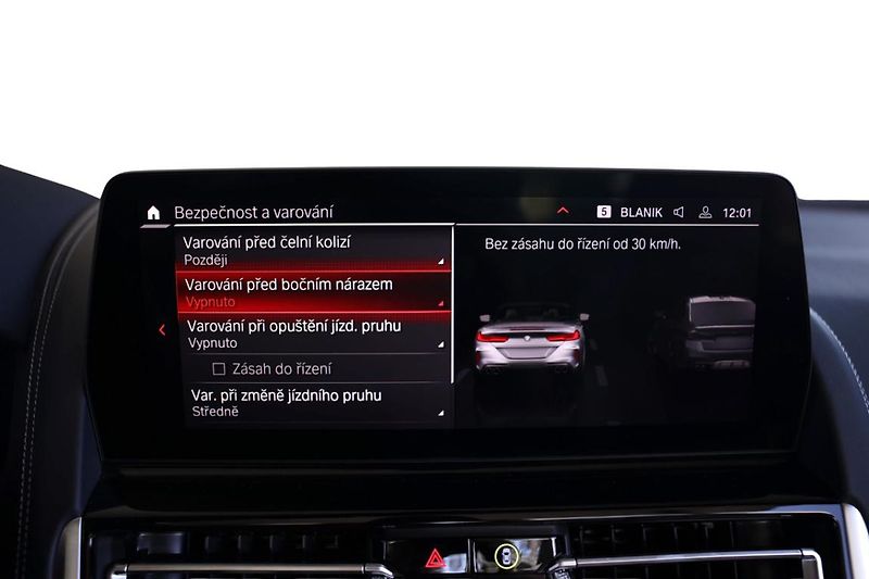 BMW M8 Cabrio - fotka 18 z 33