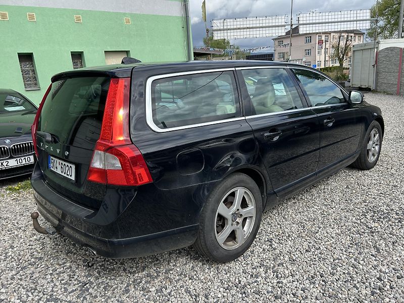 Volvo V70 (2010) D5 151 kw - fotka 6 z 17